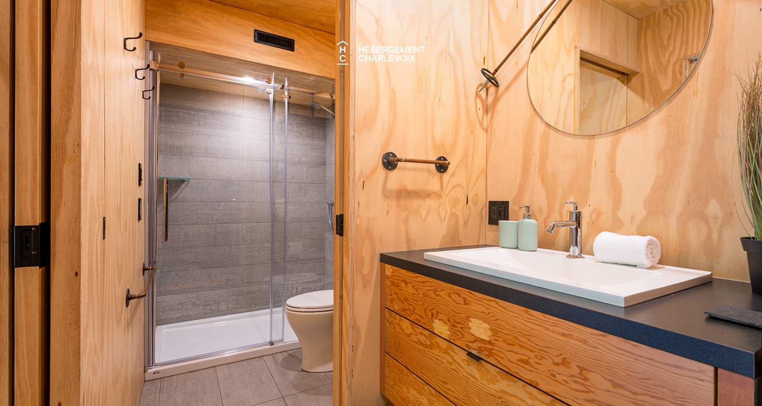 Refuge-16-A - Tini-house at the top the Massif